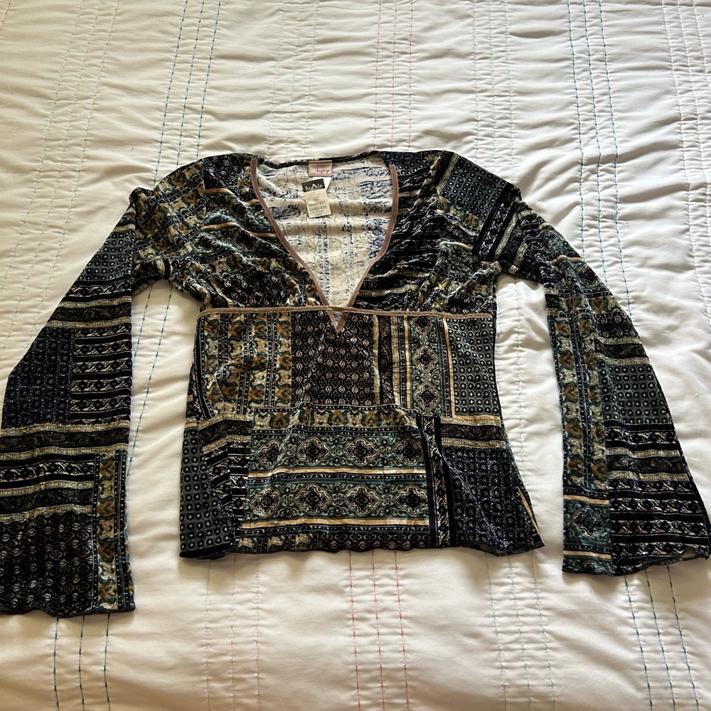 NEW “Daytrip” Top, Size “Large”